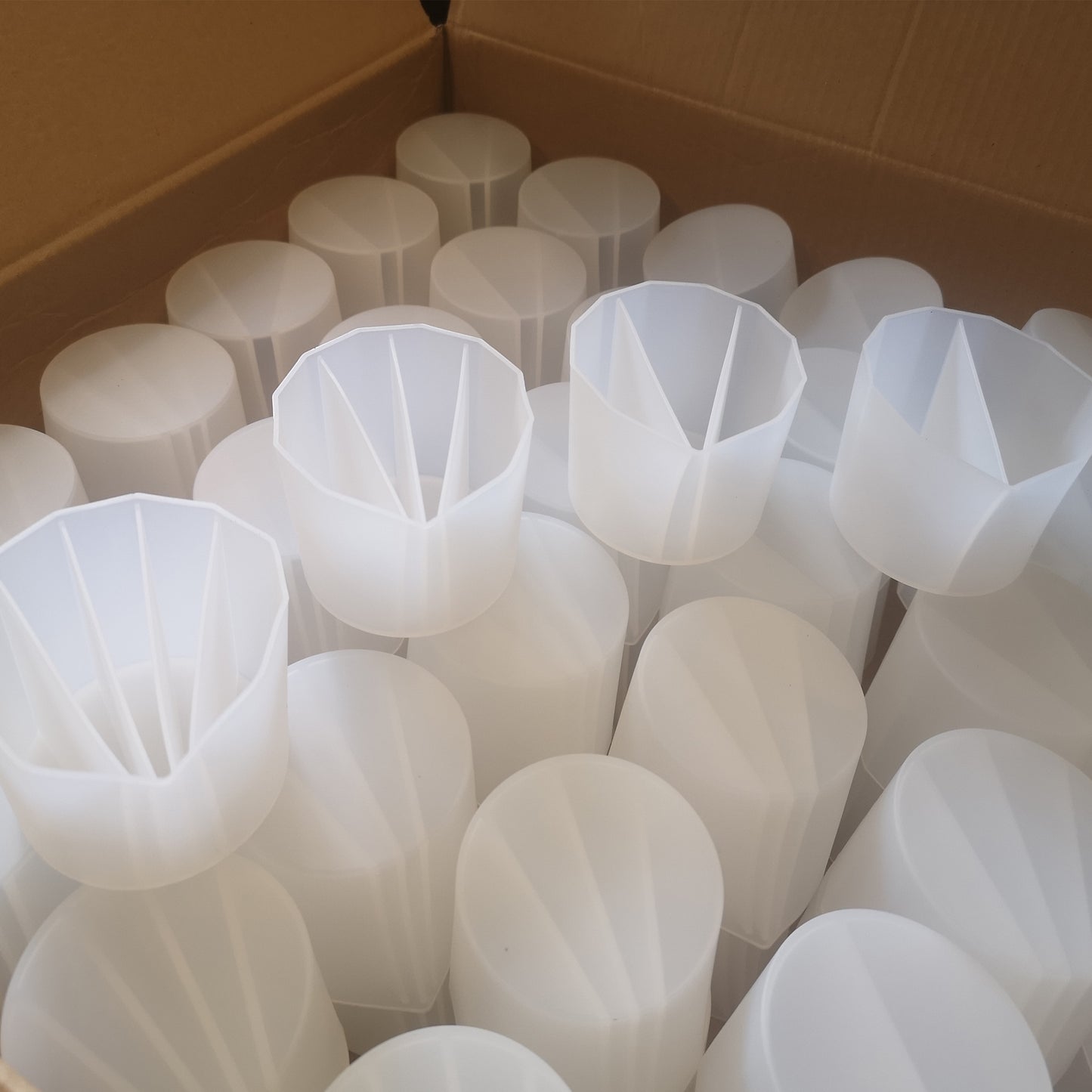 5 Chamber Silicone Split Pour Cup